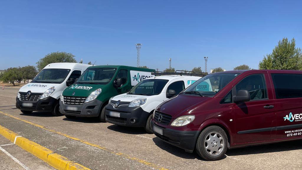 Descubre las ventajas de alquilar una furgoneta antes que comprarla