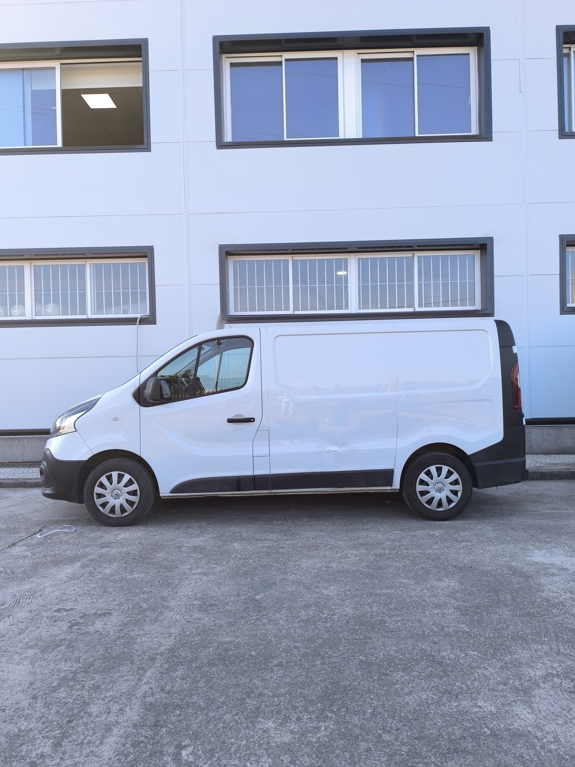 RENAULT TRAFIC L1H1 OCASIÓN - Imagen 3