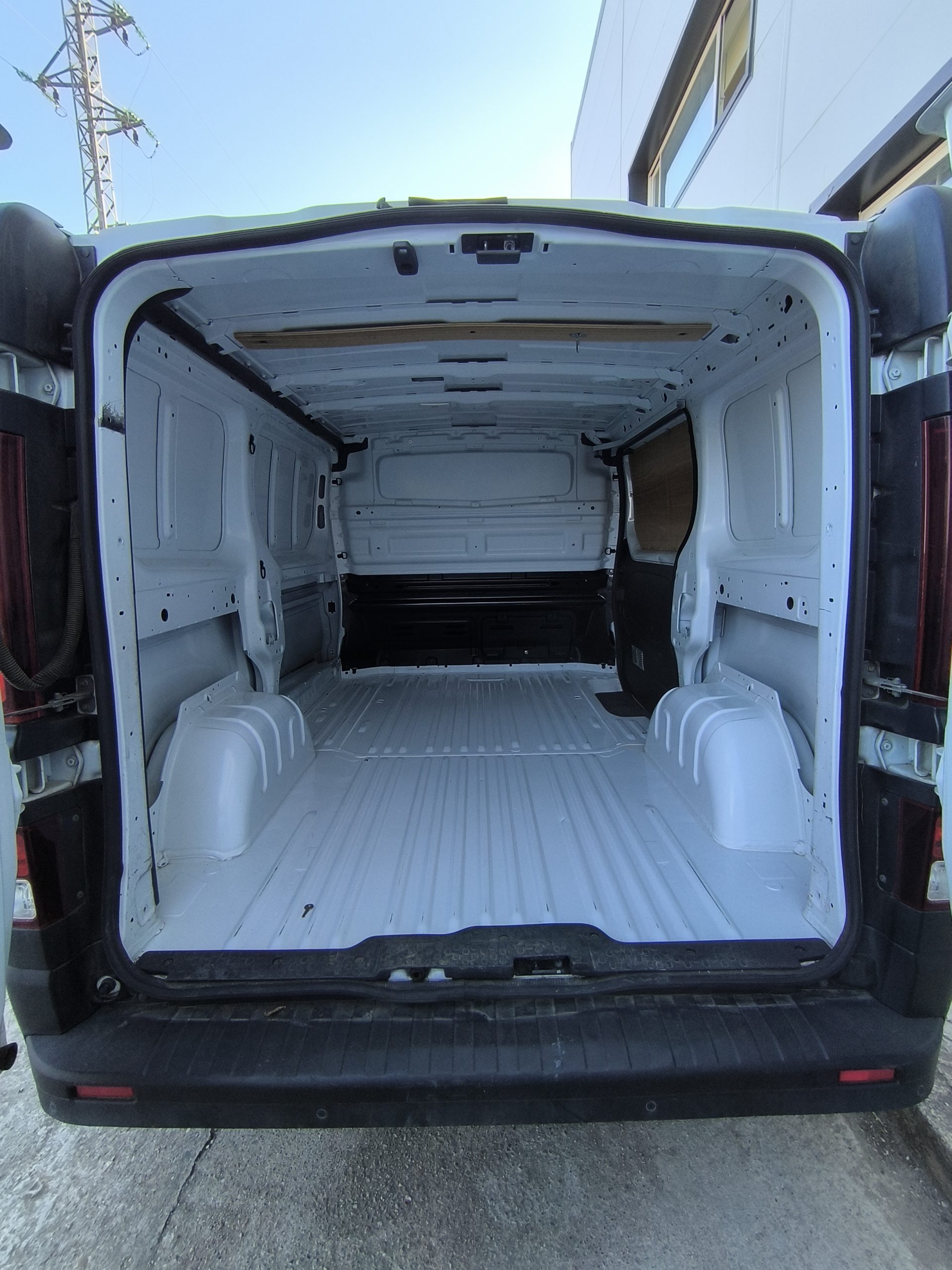 RENAULT TRAFIC L1H1 OCASIÓN - Imagen 12